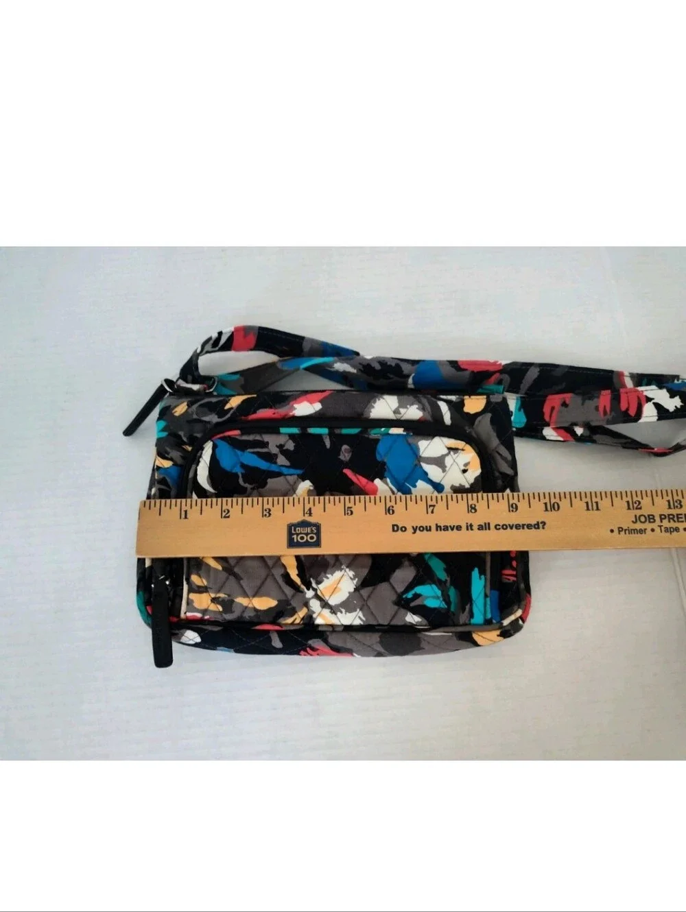 Vera Bradley Crossbody Bag Splash Floral Pattern Zipper Closure & Zip Pocket